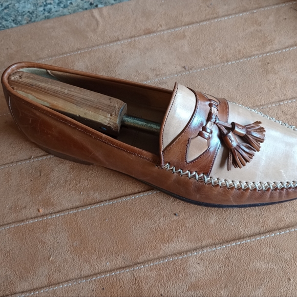 Johnston &Murphy Men\'s Two-Tone Italy Tassel Slipon Loafer Size 10M (34)